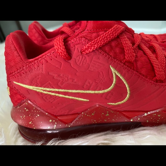 Nike LeBron 17 Low Sneakers - Unisex - Picture 6 of 9